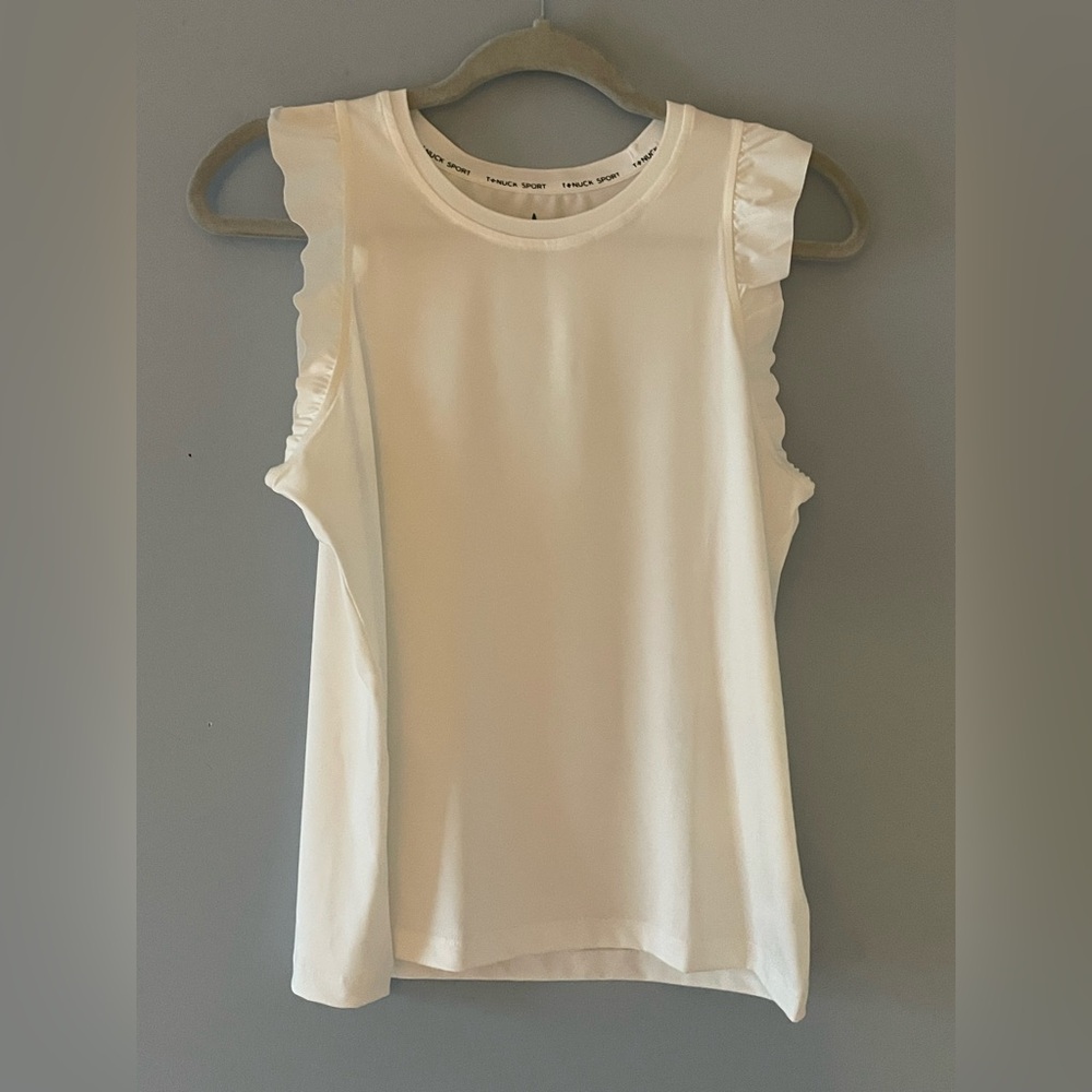 TNUCK SPORT

White Ruffle Lea Tank